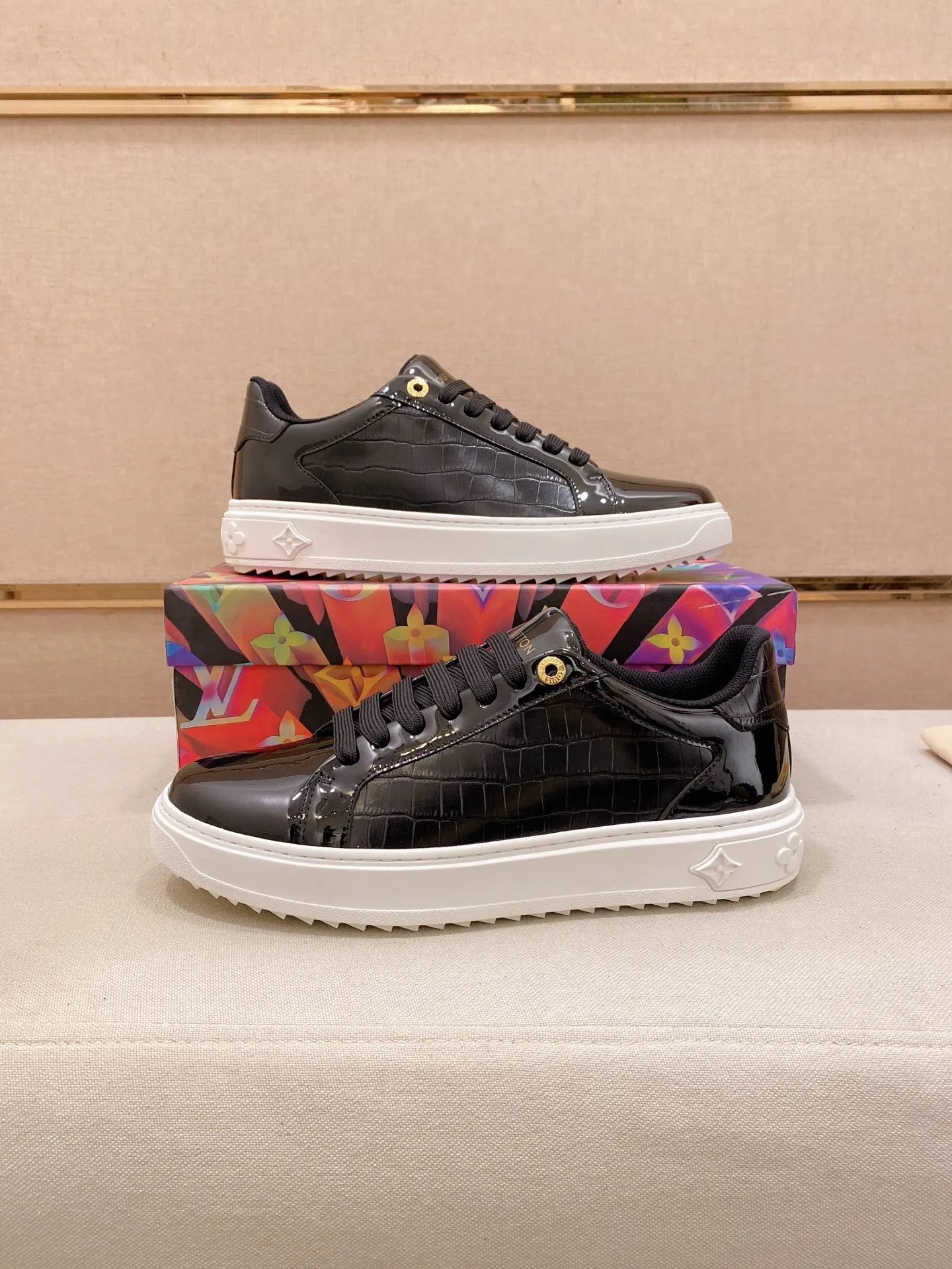 Men's shoes💰: 540💰(Niuli: full package) louis vuitton (Louis Vuitton/lv) top 🔍🔍 new models are on sale at the same time at the counter. The upper 🇮🇹 is imported from Italy, first-layer cowhide, and the lining is fully imported cowhide. 💪💪, completely 1⃣️ to 1 ⃣️Re-engraved🇮🇹💪💪, ⚠Sole: The original sole is specially provided by the original factory, the exclusive movable molded sole is super comfortable, ⚠The original factory follows the order, 🔍🔍high quality, you can enter and exit the counter at will, welcome to compare⚠. Code number:38-44